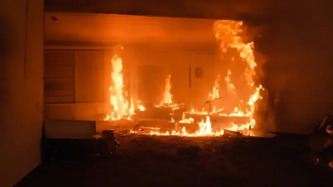 The Top 10 Impacts of Traditional Candles: Analyzing Cost, Safety, and Environmental Impact